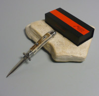 Coltello a scatto Cm.18,50 Mod.Medici Swinguard/18.5 Corno di cervo reale - Italian stiletto