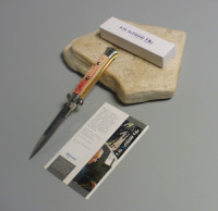 Coltello a scatto Cm.23 Mod.Sbocia/23-1 Osso di cammello invecchiato 20 anni in anilina rossa - Italian stiletto