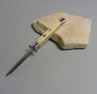 Coltello a scatto Cm.28 Mod.Swinguard Sbpia/28 Polimero bianco ( Imitazione avorio ) -Italian stiletto