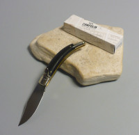 Coltello a scatto Cm.21,50 Mod.Diana Leverlook Legno di ebano scuro - Italian stiletto